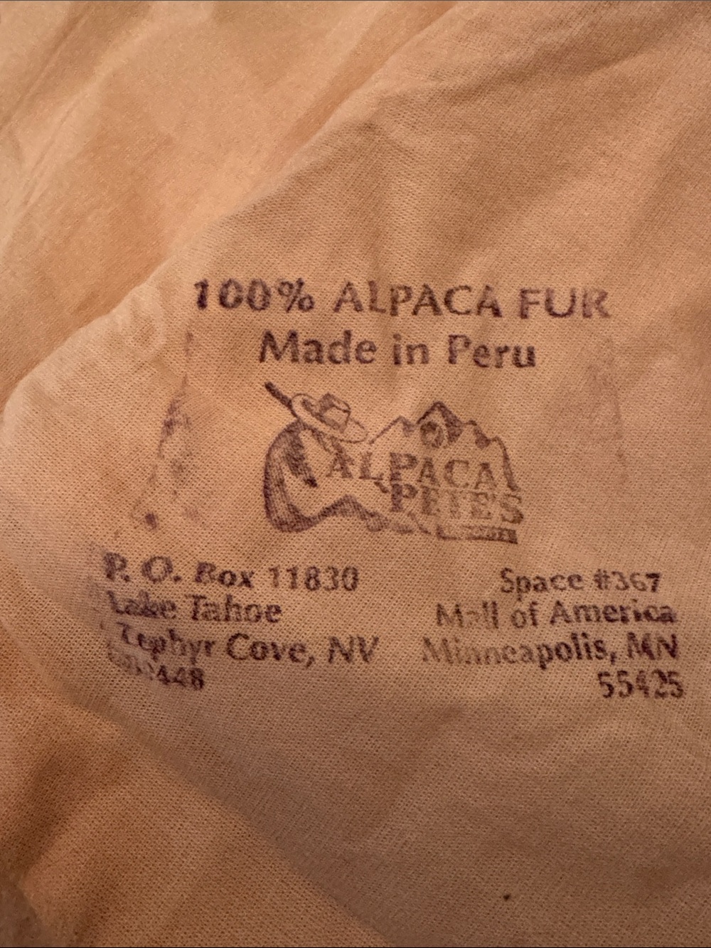 100% Alpaca Fur Rug (Panda 🐼) - Picture 3 of 3